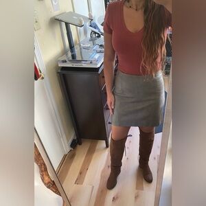 Bozzolo - Ribbed Crop V-Neck Tee Shirt